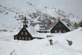 Karpacz na narty: Gdzie jechać, ile kosztuje i co dla dzieci?